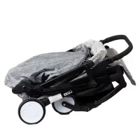 Poussette Coxi légère et pratique