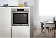 Whirlpool four encastrable 73L pyrolyse akz9629ix