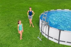 Bestway 58337  échelle de  piscine 132cm