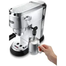 DeLonghi cafetière Dedica Style expresso EC685M