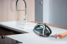 Tefal Ultragliss Anti-Calc Plus FV6842E0 Fer à vapeur 2800 W