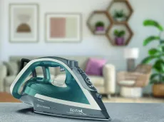 Tefal Ultragliss Anti-Calc Plus FV6842E0 Fer à vapeur 2800 W